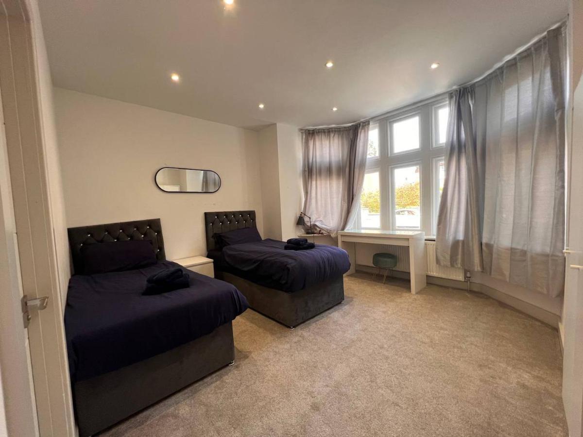 Star London Finchley Road 3-Bed Oasis With Garden Aparthotel Buitenkant foto