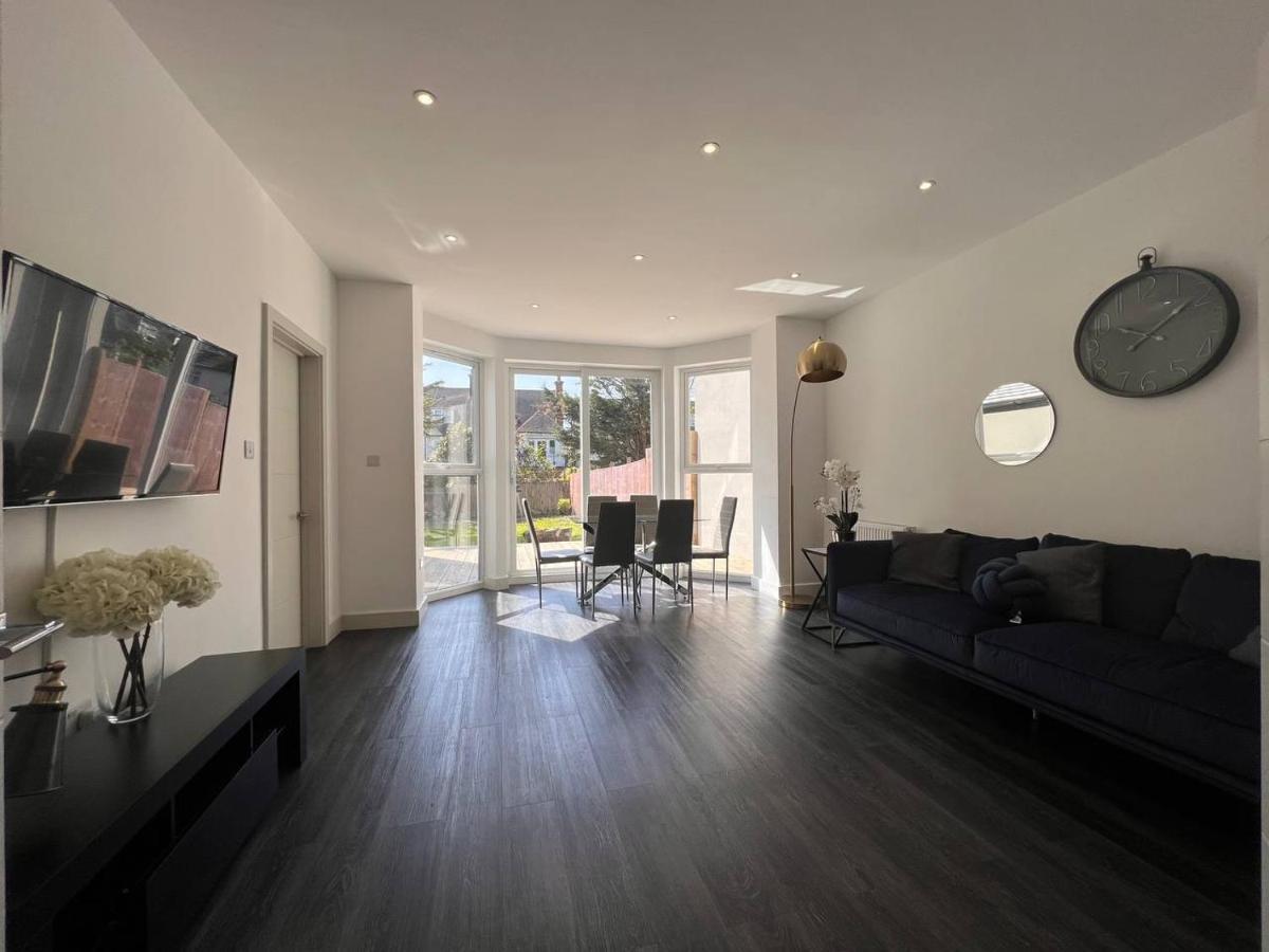 Star London Finchley Road 3-Bed Oasis With Garden Aparthotel Buitenkant foto